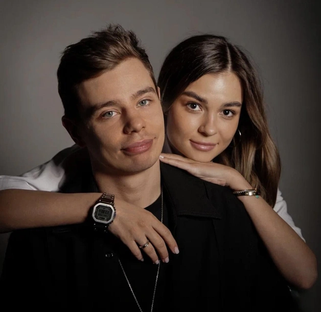 Сергей с женой Анастасией | Источник: _asya_orlova_ / Instagram (экстремистская организация, деятельность запрещена в РФ)
