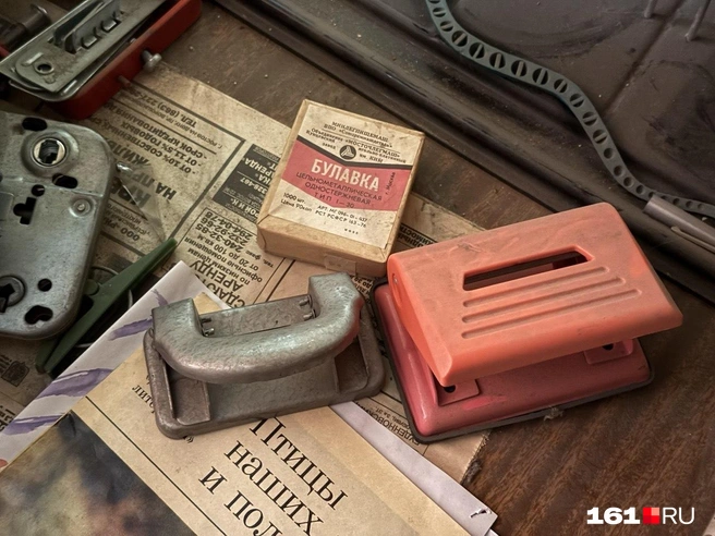 Набор булавок запечатан, его не успели открыть | Источник: Марина Рыбалкина / 161.RU