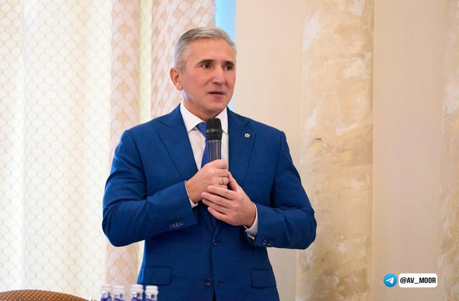 Встреча главы региона с гостями и спикерами форума прошла в формате делового завтрака | Источник: пресс-служба правительства Тюменской области