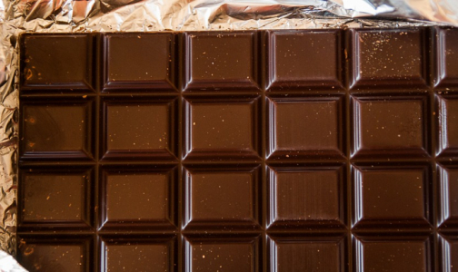 Диетолог: Темный шоколад снижает риск развития болезней сердца и нормализует давление