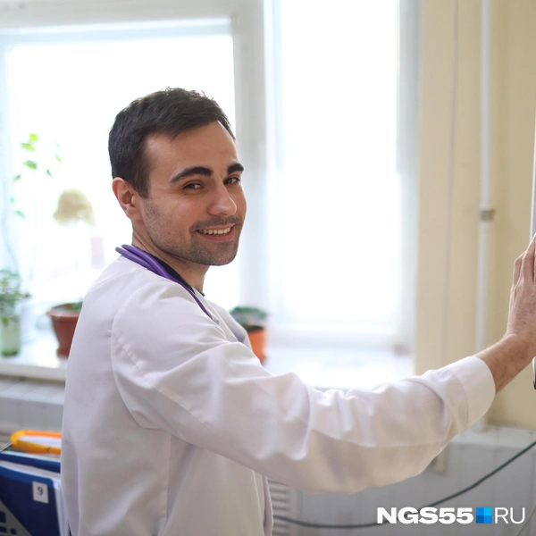 Отдельно врачу нужно проверить снимки  | Источник: Евгений Софийчук / NGS55.RU