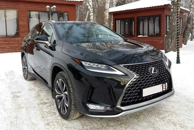 Lexus RX проехал всего 8000 км | Источник: Auto.ru