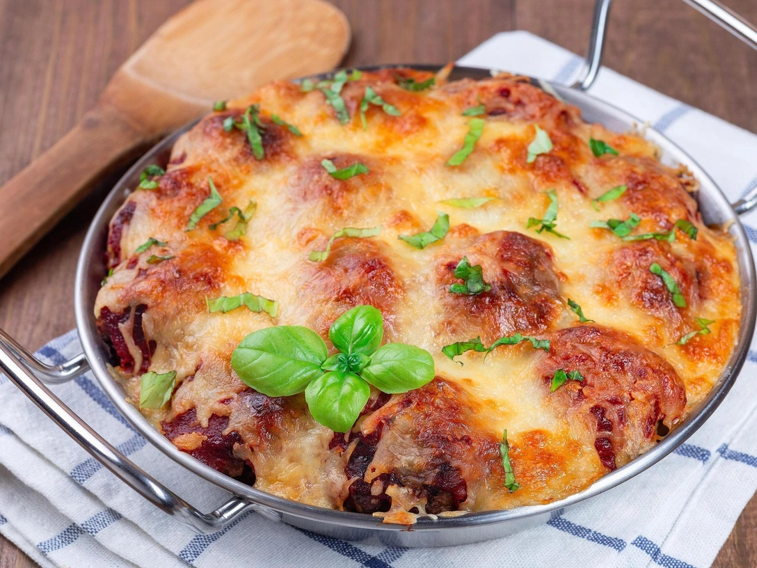 Сырные фрикадельки с моцареллой: сочный ужин по-итальянски, который сразит всех ваших близких | marieclaire.ru