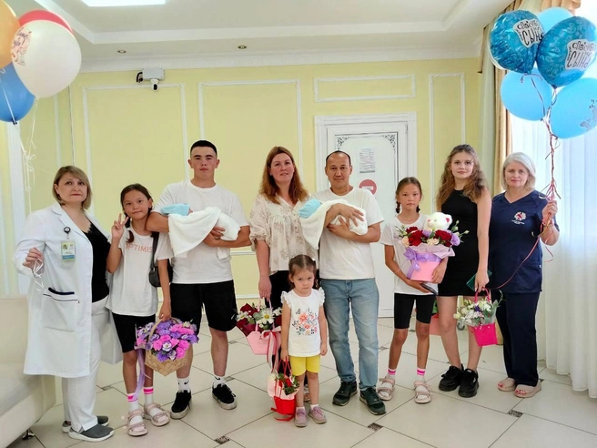 Жительница Оренбурга спустя 10 лет родила вторую двойню | Источник: Минздрав Оренбургской области / t.me