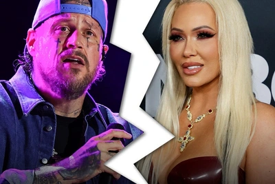 Jelly Roll подал на развод с Bunnie XO