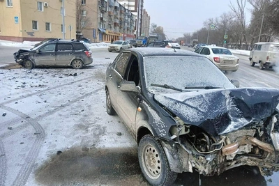 Two Black Lada Granta Cars Collide in Orenburg