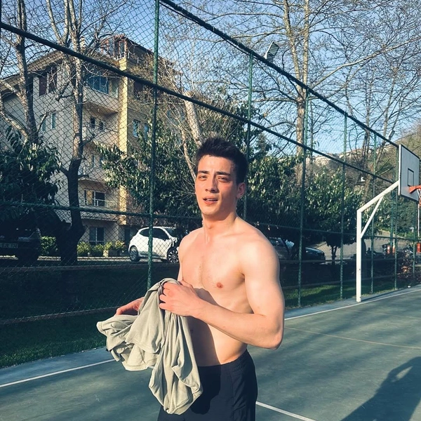 Источник: @ozkayatakan