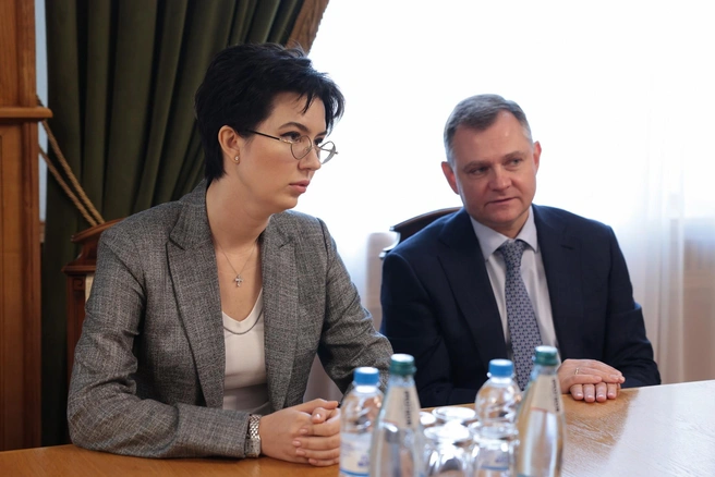 Анна Касьяненко пообещала Юрию Слюсарю, что будет работать на посту министра «с полной отдачей» | Источник: правительство Ростовской области 