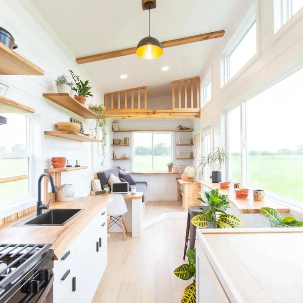 В огороде «Бузина»: оцените дом-прицеп Elderberry — уютную однушку на трех осях