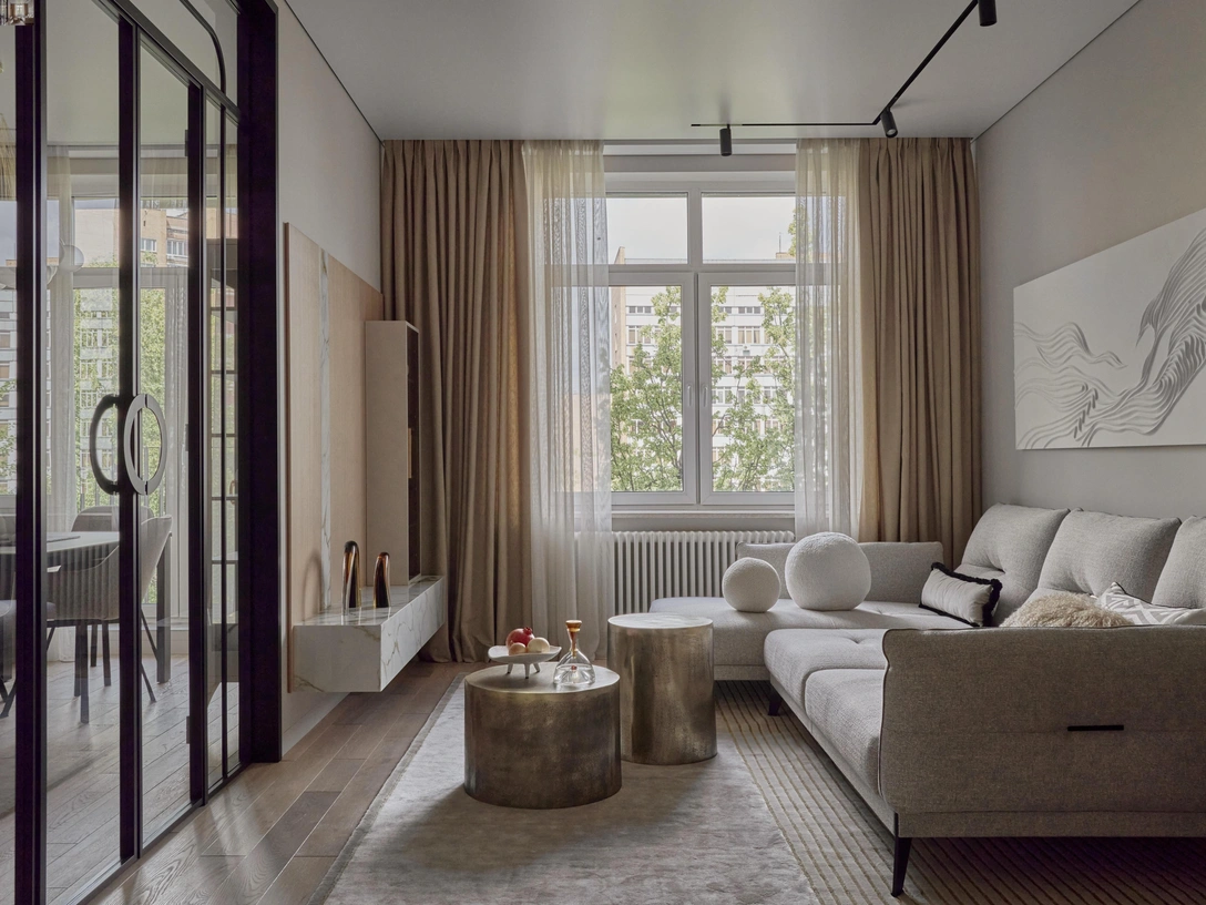 Ковер, Art De Vivre. Диван, Saiwala. | Источник: Ник Руденко. Стиль: Елена Карасаева