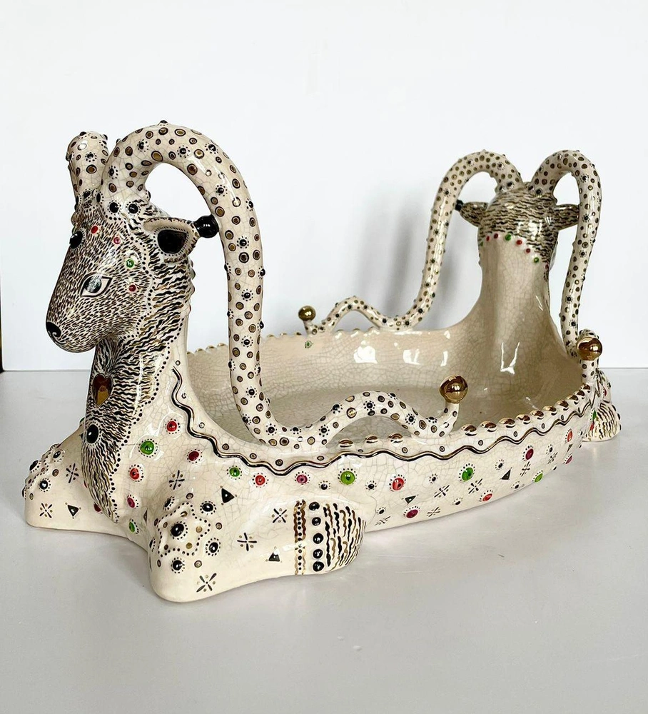 Никита Макаров. Блюдо с Владыками Муфлонами. | Источник: Пресс-служба выставки