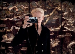 Тильда Суинтон и озеро Сиху: первые подробности шоу Chanel Métiers d’art 2024/25