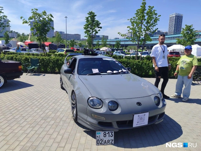 Еще один спортивный автомобиль — Toyota Celica | Источник: Мария Тищенко / NGS.RU