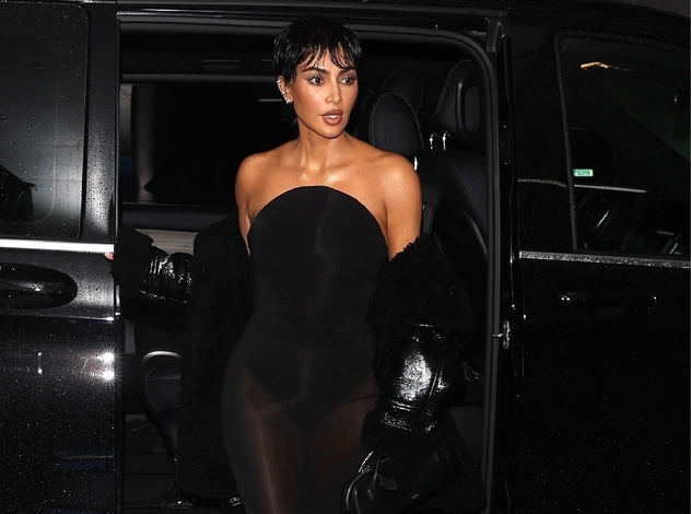 Ким Кардашьян в Париже