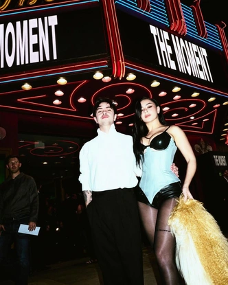 Эволюция стиля Чарли XCX: от Tumblr-гранжа до кинодивы Эволюция стиля Чарли XCX: от Tumblr-гранжа до кинодивы