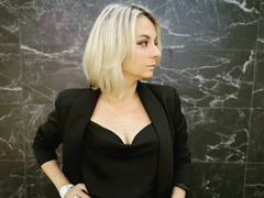 Трижды мама Дарья Сагалова похвасталась, что после каждой беременности с легкостью сбрасывала по 20 килограммов