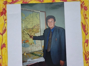 Молодой Павел Миков в годы работы в школе