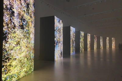 Светящийся «храм» и киберпанк-дракон: локации Intervals