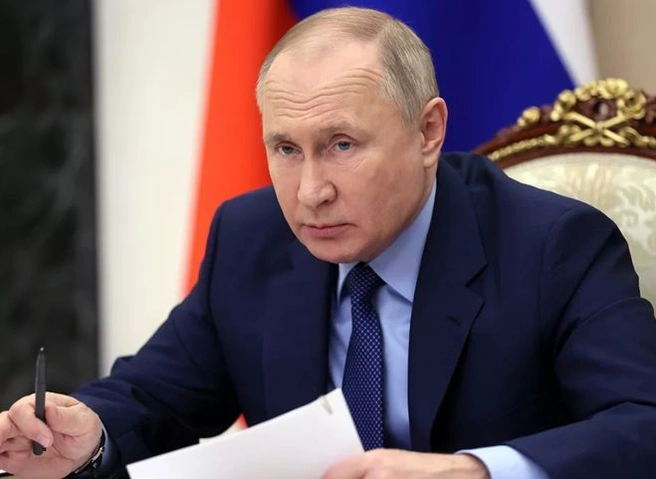 Путин поручил выделить дополнительные средства на борьбу с омикрон-штаммом | ya62.ru