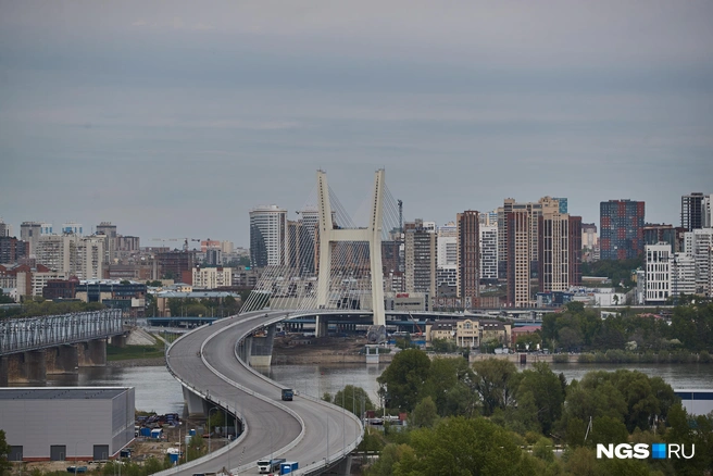 Горожане ждут открытия моста уже несколько лет | Источник: Александр Ощепков / NGS.RU