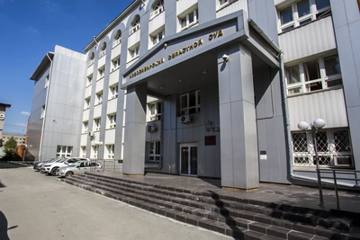 Главу Колыванского района отстранили и взыскали 1,15 млн