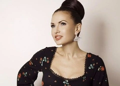 Эвелина Бледанс скрывает развод от сына