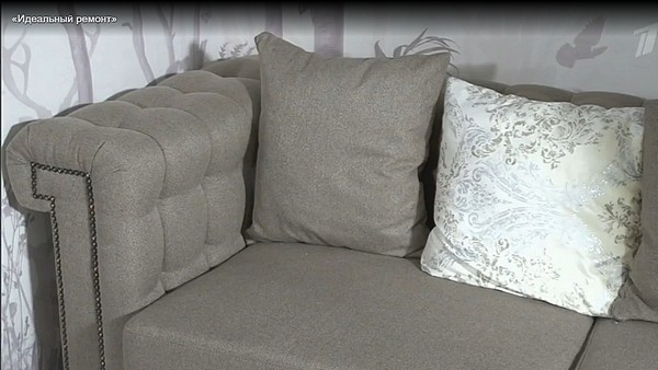 Элегантный диван, идеально сочетающийся по цветовой гамме с интерьером гостиной