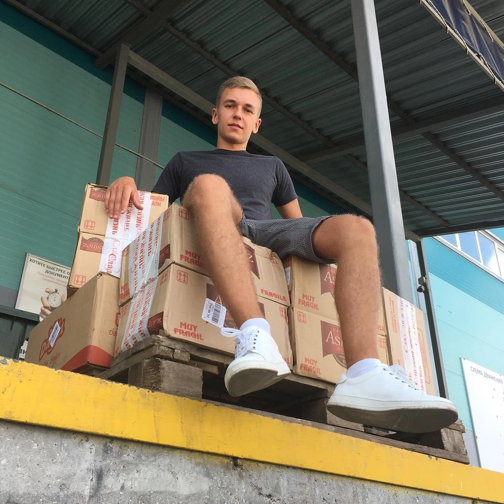 Григорий начал строить бизнес в совсем юном возрасте | Источник: marmelad_ich / Instagram.com*
