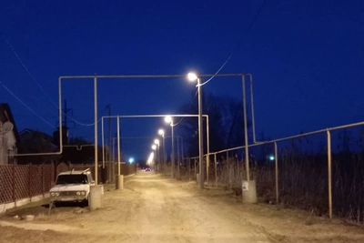 На переулке Казатумском в Астрахани установили уличное освещение