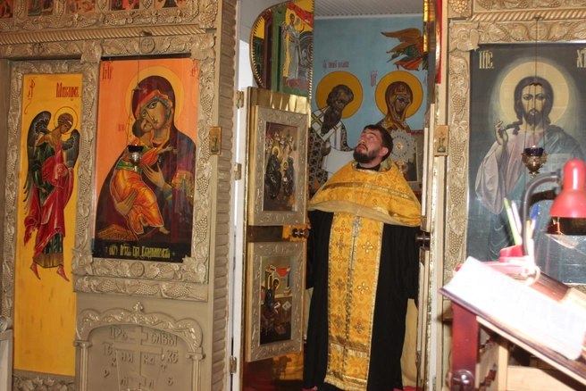 Службы при тюремном храме проходят несколько раз в неделю | Источник: Кристина Мельникова / YA62.RU
