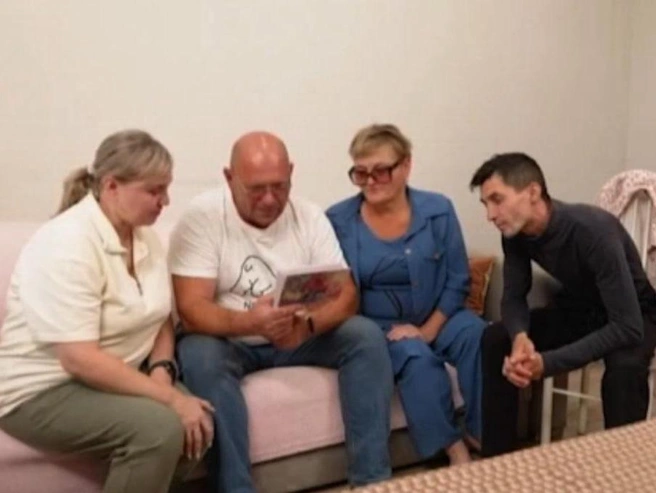 Родители одобрили союз Дарьи и Олега | Источник: телеканал «Ю«