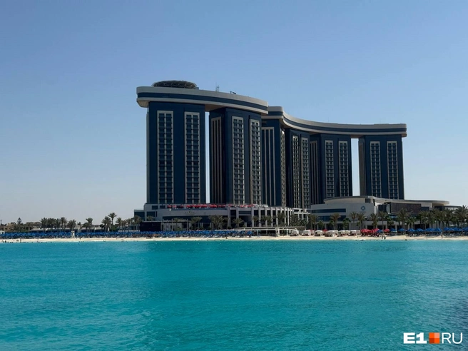Вид на Rixos Premium Alamein с пирса | Источник: Анастасия Баранова / E1.RU
