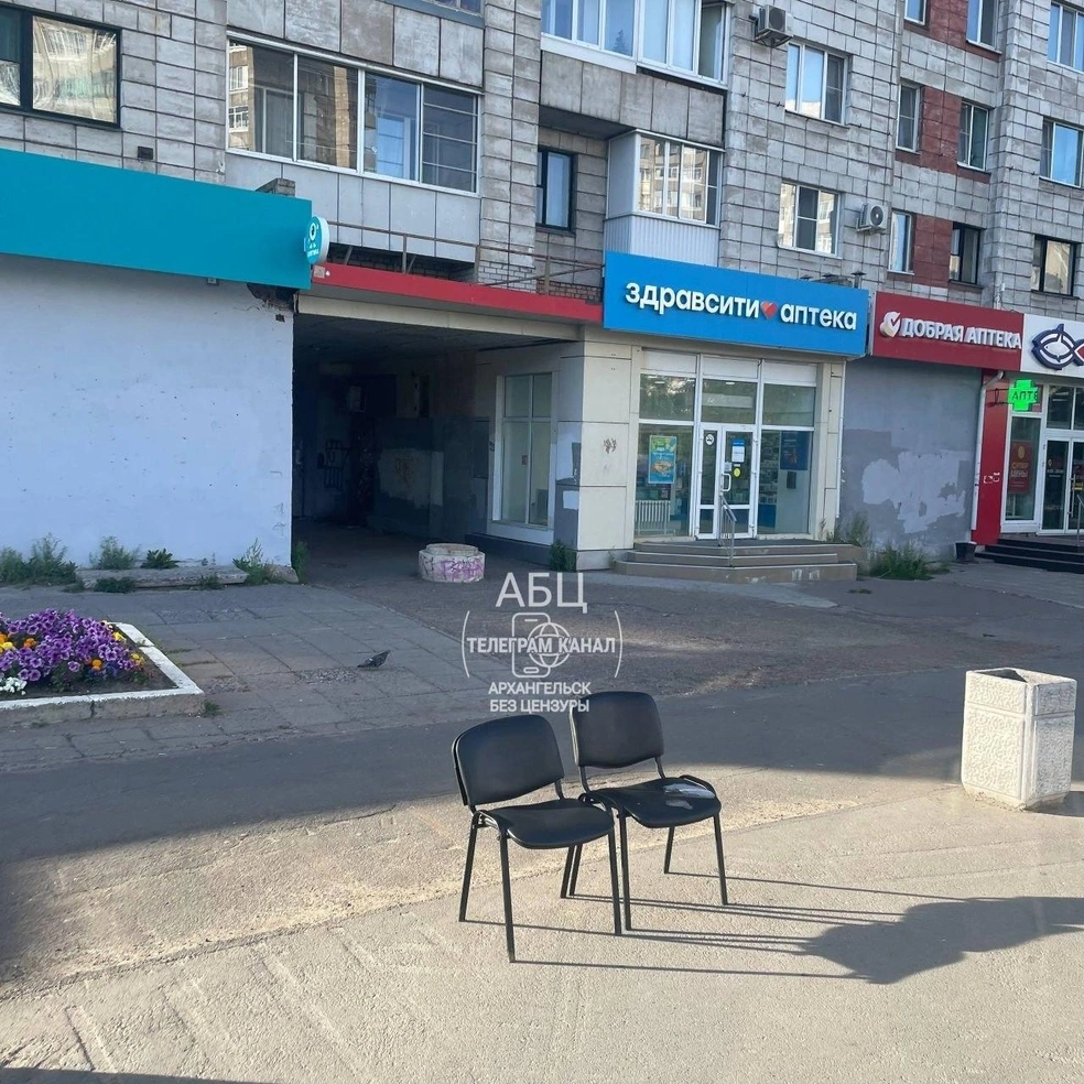 …а затем появились металлические | Источник: Жесть Архангельск / Vk.com