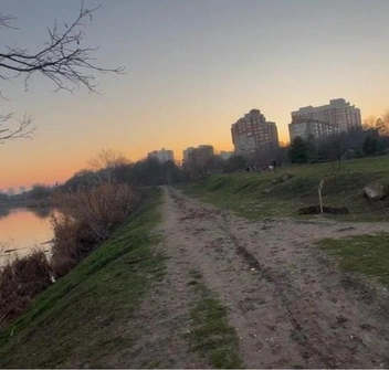 территория вблизи Карасунского пруда в Комсомольском микрорайоне | Источник: Сайт «Госусуг»