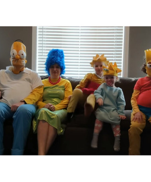 Семья пересняла заставку «Симпсонов» в карантинном стиле (видео)