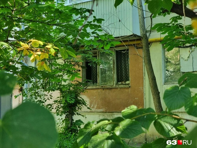 В соседних домах тоже выбило стёкла | Источник: Роман Данилкин / 63.RU
