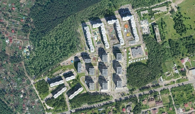 Верхние четыре белых дома — «Плодово-ягодный» | Источник: yandex.ru/maps