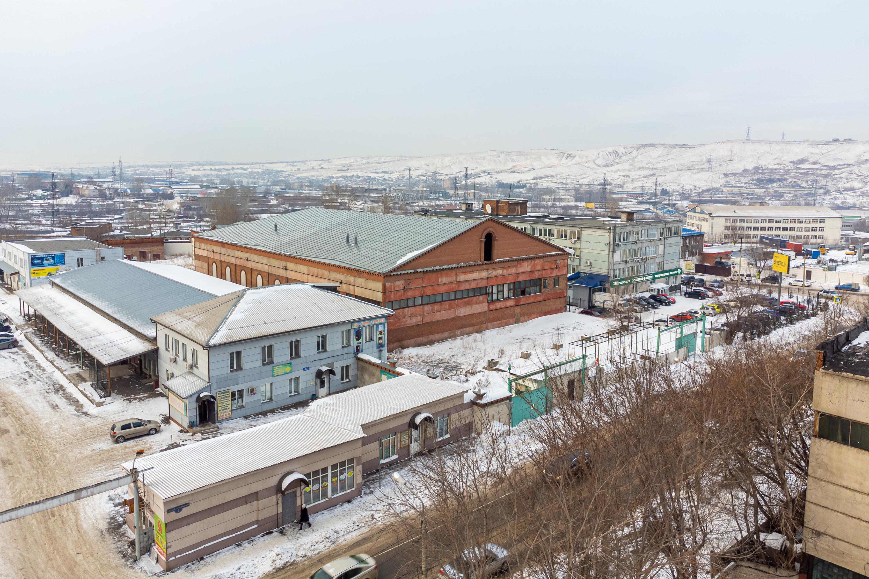 В Телевизорном в Красноярске продают склад по соседству с разобранным  заводом «СМ.Сити» - 2 февраля 2023 - НГС24.ру