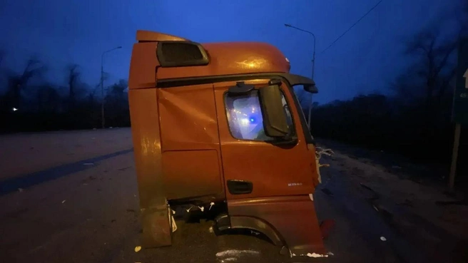Водителя фуры увезли в больницу | Источник: МВД России по Воронежской области / T.me