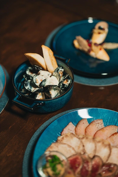 Меню разнообразно, каждый сможет подобрать блюдо по вкусу | Источник: Ксения Зимина