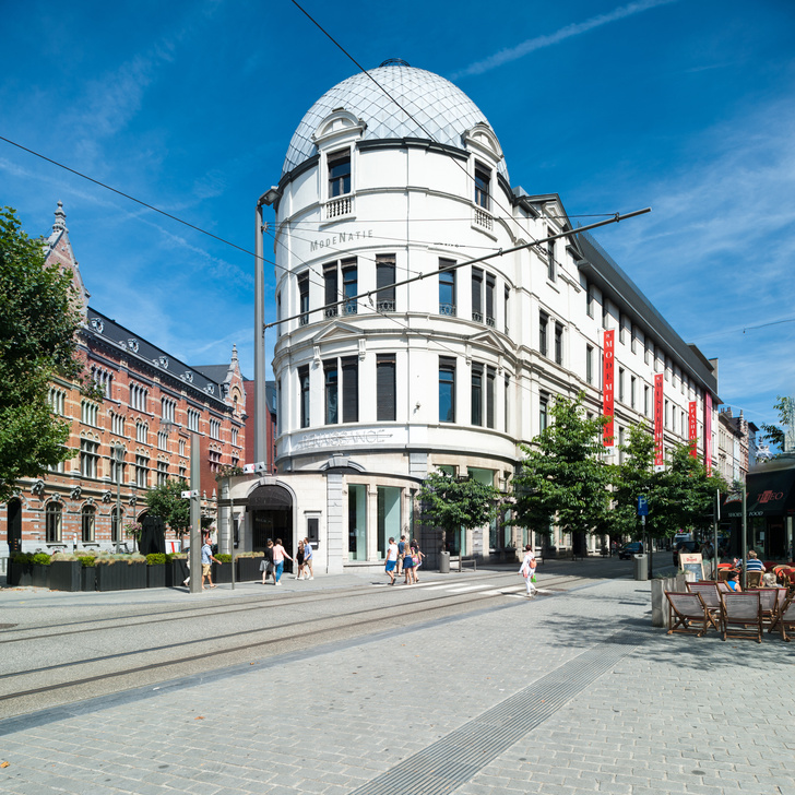 Музей моды MoMu в Антверпене открывается после реконструкции