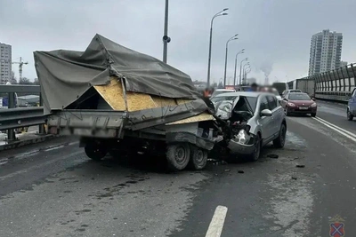 Полиция Волгограда сообщила подробности утреннего ДТП на мосту