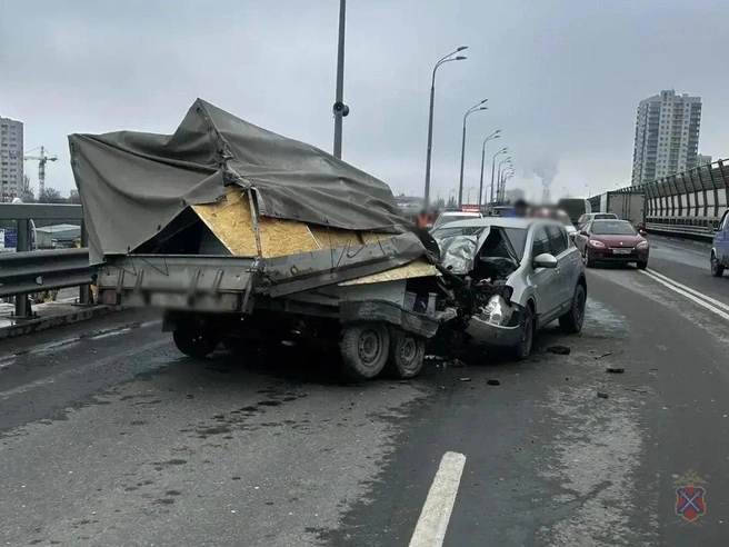 Причиной аварии стал отрыв прицепа от грузовика | Источник: ГУ МВД России по Волгоградской области
