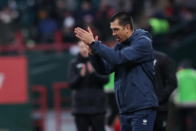 Главный тренер «Оренбурга» Ильдар Ахметзянов дисквалифицирован на два матча | Источник: ФК «Оренбург» / ВКонтакте