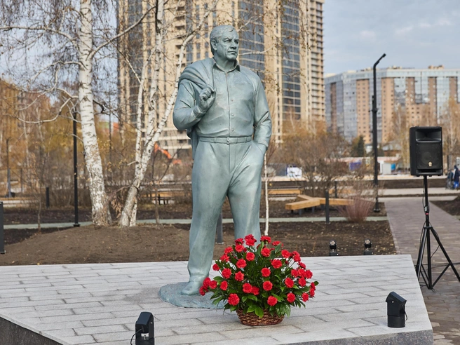 Юрий Бугаков был удостоен звания почётного гражданина Новосибирской области. | Источник: Александр Ощепков / NGS.RU