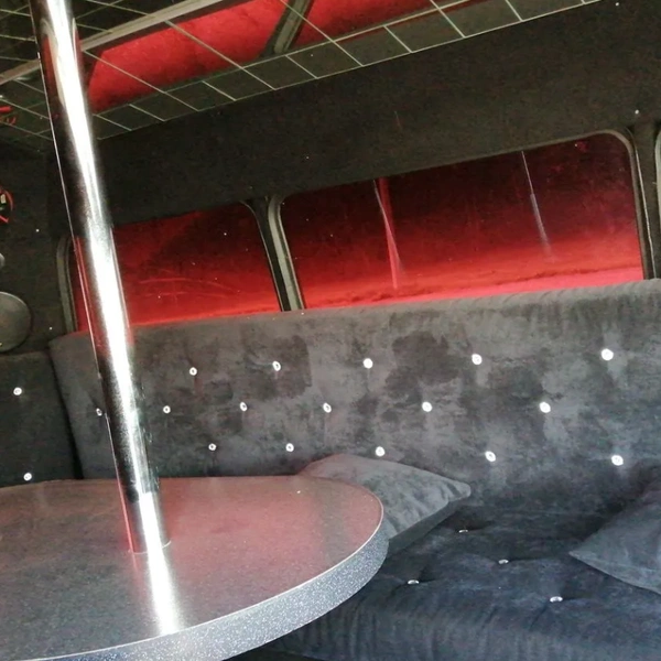 Салон «прокачан» для веселых вечеринок | Источник: Avito