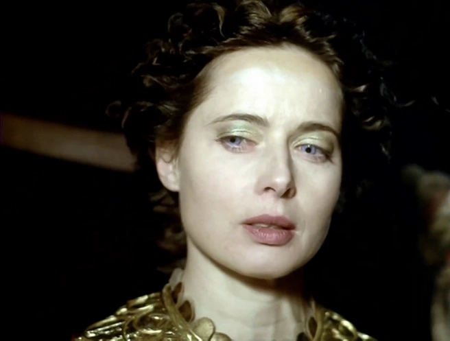 Специально для роли актриса носила серые линзы | Источник: кадр из сериала «Одиссей» (12+), реж. Андрей Кончаловский, студии Hallmark Entertainment и American Zoetrope, 1997 год