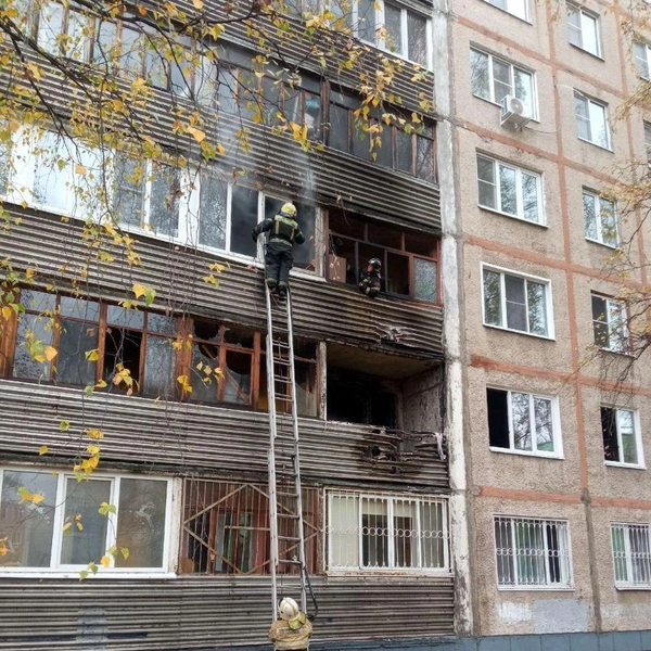 С балкона огонь просочился в комнату | Источник: МЧС Ярославской области