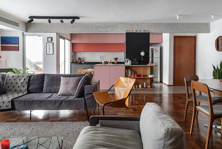 Бетонная квартира с розовыми акцентами в Сан-Паулу