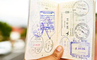 Названы самые сильные паспорта в 2024 году: угадаете, граждане каких стран могут ими похвастаться?